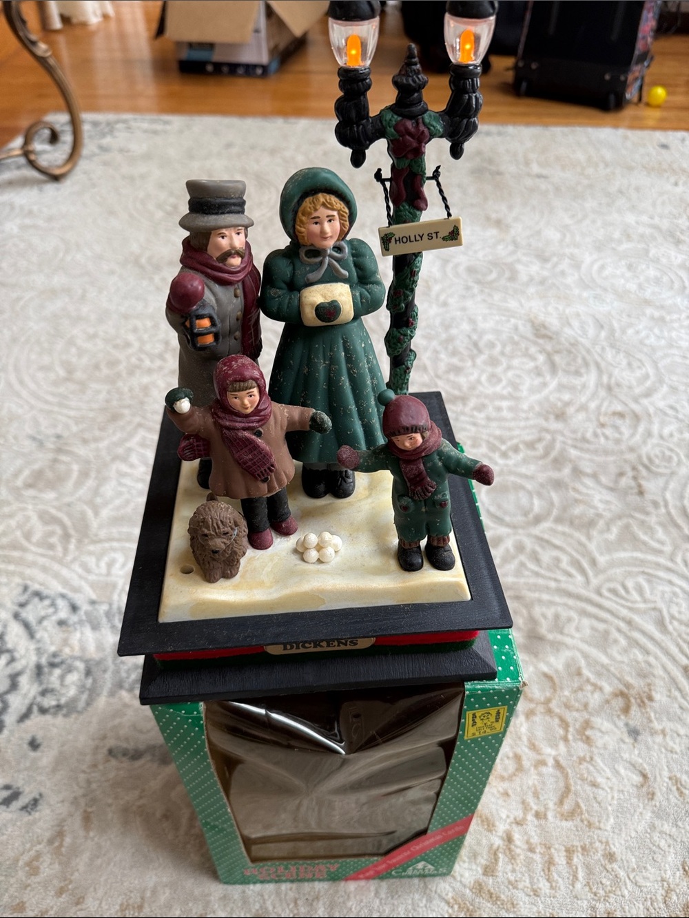 Holiday Dickens Carolers Figurine in Green by